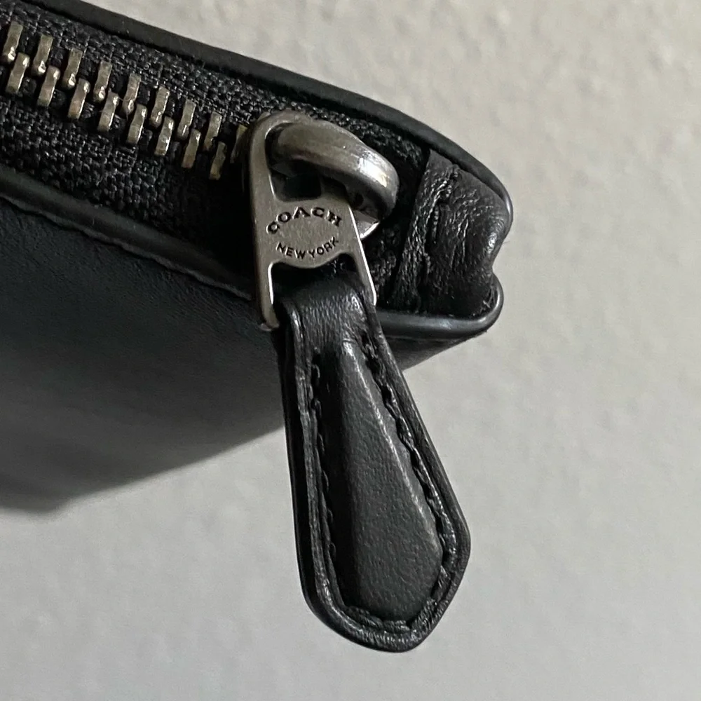 COACH STARWARS POUCH WRISTLET NWT - Picture 15 of 15